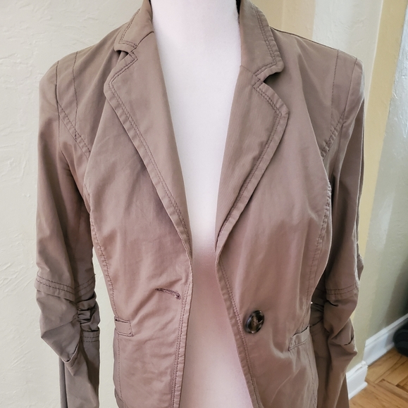 Jacket - Picture 2 of 9